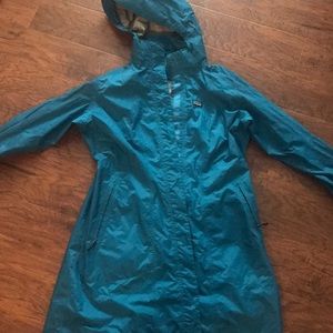 Teal hooded Patagonia Rain Jacket Size Medium